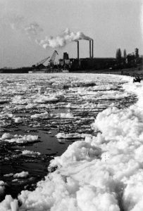 Starker Eisgang vor der Zementfabrik 1954 Starker Eisgang vor der Zementfabrik 1954