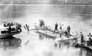 Anlegebrücke im Strandbad Oberkassel; Sprunganlage